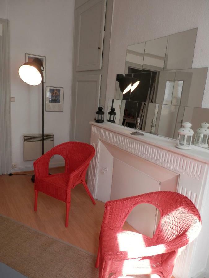 Couette Et Cafe Cyrano Apartment Бержерак Екстериор снимка
